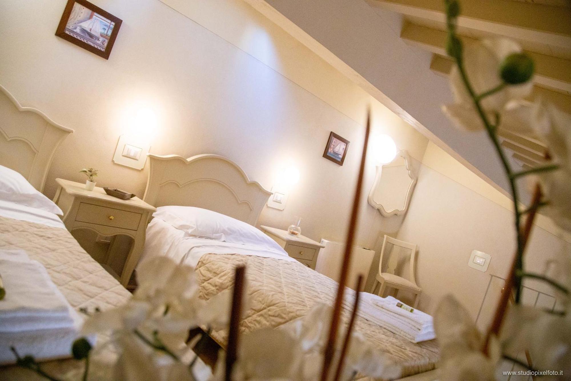 Residenza D'Epoca Relais I Miracoli Hotell Pisa Exteriör bild